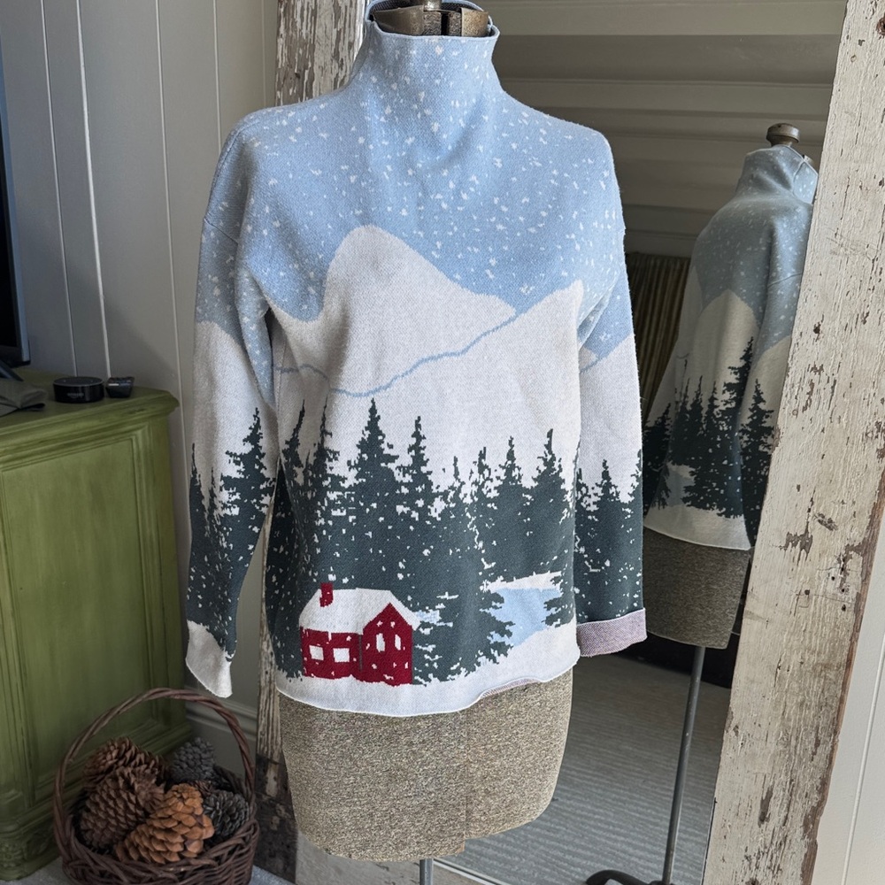 Tahari Gray and White Turtleneck Sweater